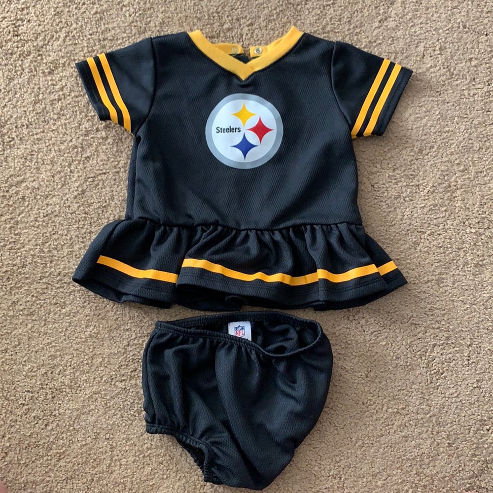 NFL Steelers onesie (6-12 months)